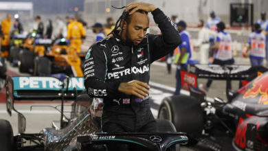 Photo of Hamilton wins crash-marred Bahrain Grand Prix