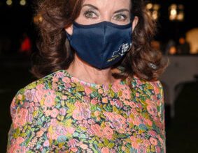 Photo of Hochul unveils universal mask requirements amid rise of Delta variant