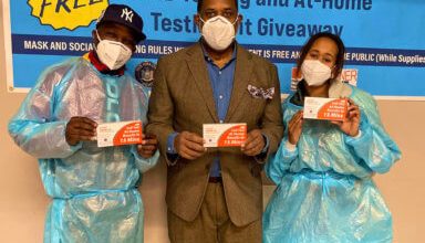 Photo of Sen. Parker distributes COVID at-home self-test kits to Central Brooklyn residents