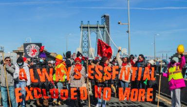 Photo of Hundreds of excluded workers shut down Brooklyn, Manhattan bridges