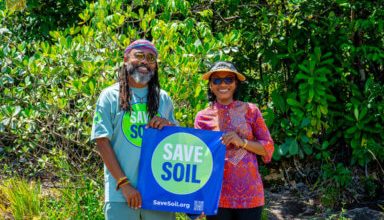 Photo of Machel Montano, Sadhguru at Kaieteur Falls to promote Save Soil