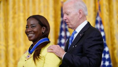 Photo of Jamaican nurse receives US Presidential Medal of Freedom