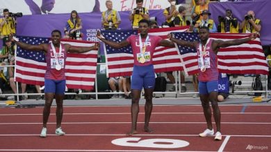 Photo of Kerley leads home American sweep of men’s world 100m final