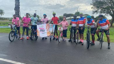 Photo of ‘Ambassador Lynch pedals with English to raise awareness for cancer and mental health’