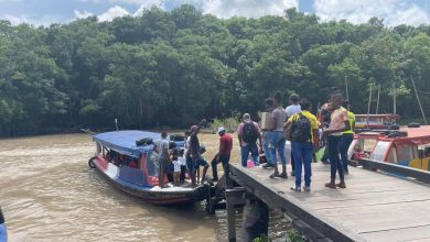 Photo of Thousands crossing Demerara in boats – -as they await repair of bridge