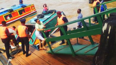 Photo of Vreed-en-Hoop speedboat operators strike for $20 fare hike – -gov’t deploys free boats, buses for stranded travellers