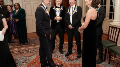 Photo of George Clooney, Amy Grant, Gladys Knight, U2 receive Kennedy Center Honors
