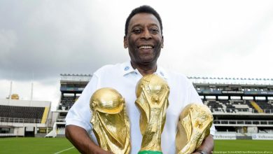 Photo of Brazilian soccer legend Pele dies at 82