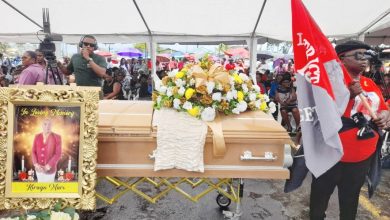 Photo of ‘Sir’ Mars laid to rest – -as hundreds bid farewell