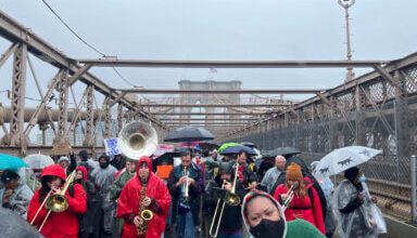 Photo of Over 1,000 tenants march over Brooklyn Bridge to protest rent hikes