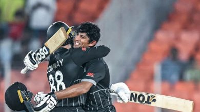 Photo of Conway, Ravindra fireworks as NZ overwhelm England