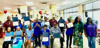 Photo of 20 persons graduate from Diabetes Self-Management class