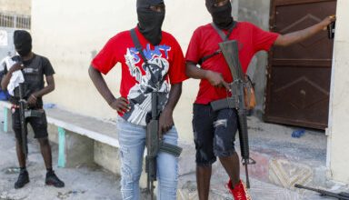 Photo of Politicians seek new alliances to lead Haiti as gangs take over and premier tries to return home
