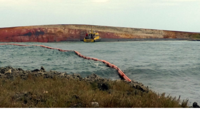 Photo of Containment of bunker fuel resumes in Tobago