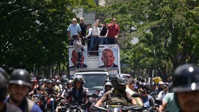 Photo of Venezuelan opposition protests as election dispute drags on