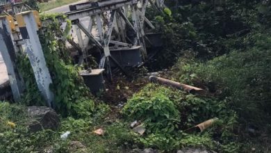 Photo of Emergency bridge repairs being done at Felicity, Railway Embankment