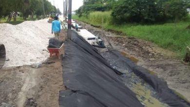 Photo of Five-hour power outage for planting of concrete poles on Thomas Lands