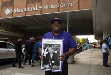 Photo of Brooklyn healthcare workers stand with Haitian immigrants, denounce Trump’s ‘pet eating’ claims