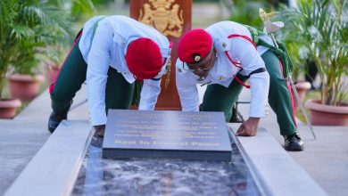 Photo of Sir Shridath hailed as ‘global statesman’, architect of Guyana