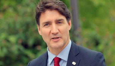 Photo of Trudeau pays tribute to Sir Shridath Ramphal