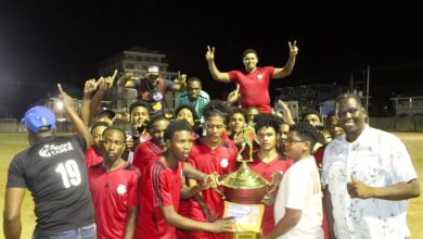 Photo of Rising Stars overcome Potaro to win men’s title