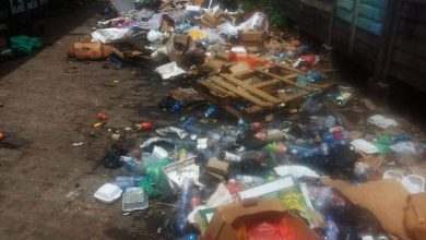 Photo of Vendors complain about health risks from garbage at Russell Square