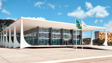 Photo of Brazil’s top court evacuates after loud bangs heard nearby