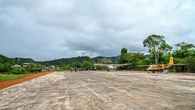 Photo of Paruima residents at odds with airstrip contractor after verbal pact leaves them in the lurch