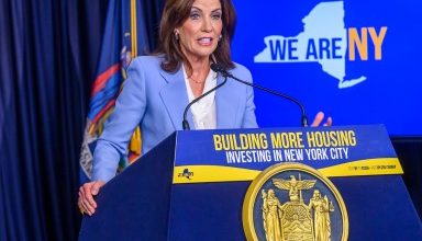 Photo of Hochul grants clemency to 22