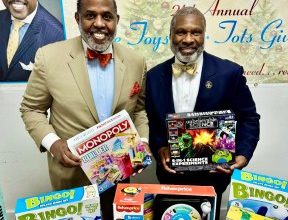 Photo of Sen. Parker donates over 1,000 toys at 21st District annual free Toys for Tots giveaway