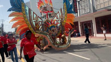 Photo of Hundreds gather to enjoy 2025 Mash parade