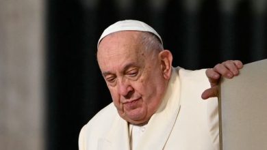 Photo of Pope Francis in critical condition after health worsens, Vatican says