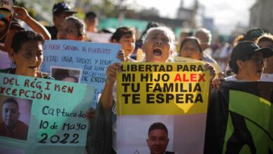 Photo of El Salvador rights group flees Bukele’s deepening crackdown