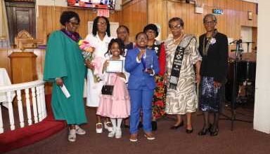 Photo of United Women in Faith honors Vincentian Valcia Williams with ‘Mother of the Year’ award