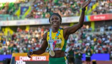 Photo of Shericka Jackson makes strong outdoor start