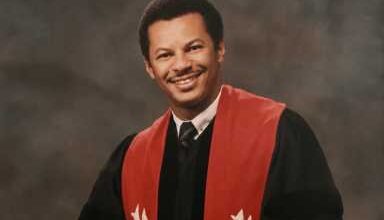 Photo of Hundreds bid farewell to popular Brooklyn pastor the Rev. Dr. Glyger Beach