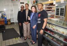 Photo of Hochul visits Caribbean community in Brooklyn, backs TPS for Haitians
